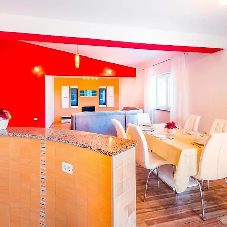 Three-bedroom In Labin Apartament Labin (Istria)