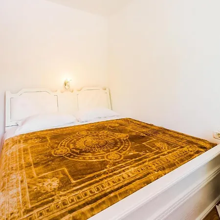 Three-bedroom In Labin Apartament