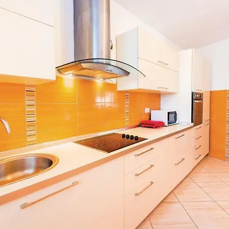 Three-bedroom In Labin Apartament Labin (Istria)