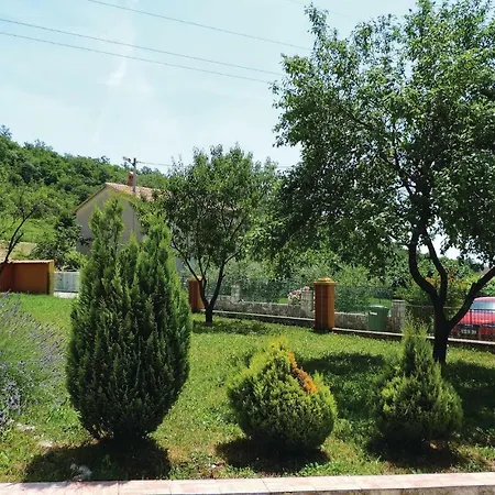 Three-bedroom In Labin Apartament